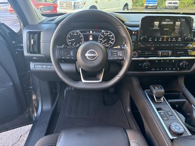 Used 2024 Nissan Pathfinder SL w/ SL Premium Package AWD/4WD image 15