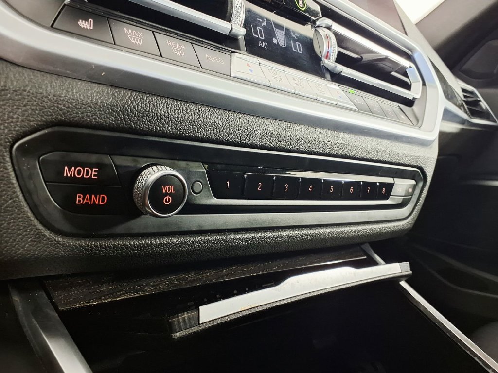 Used 2020 BMW 330i Sedan w/ Convenience Package RWD image 23