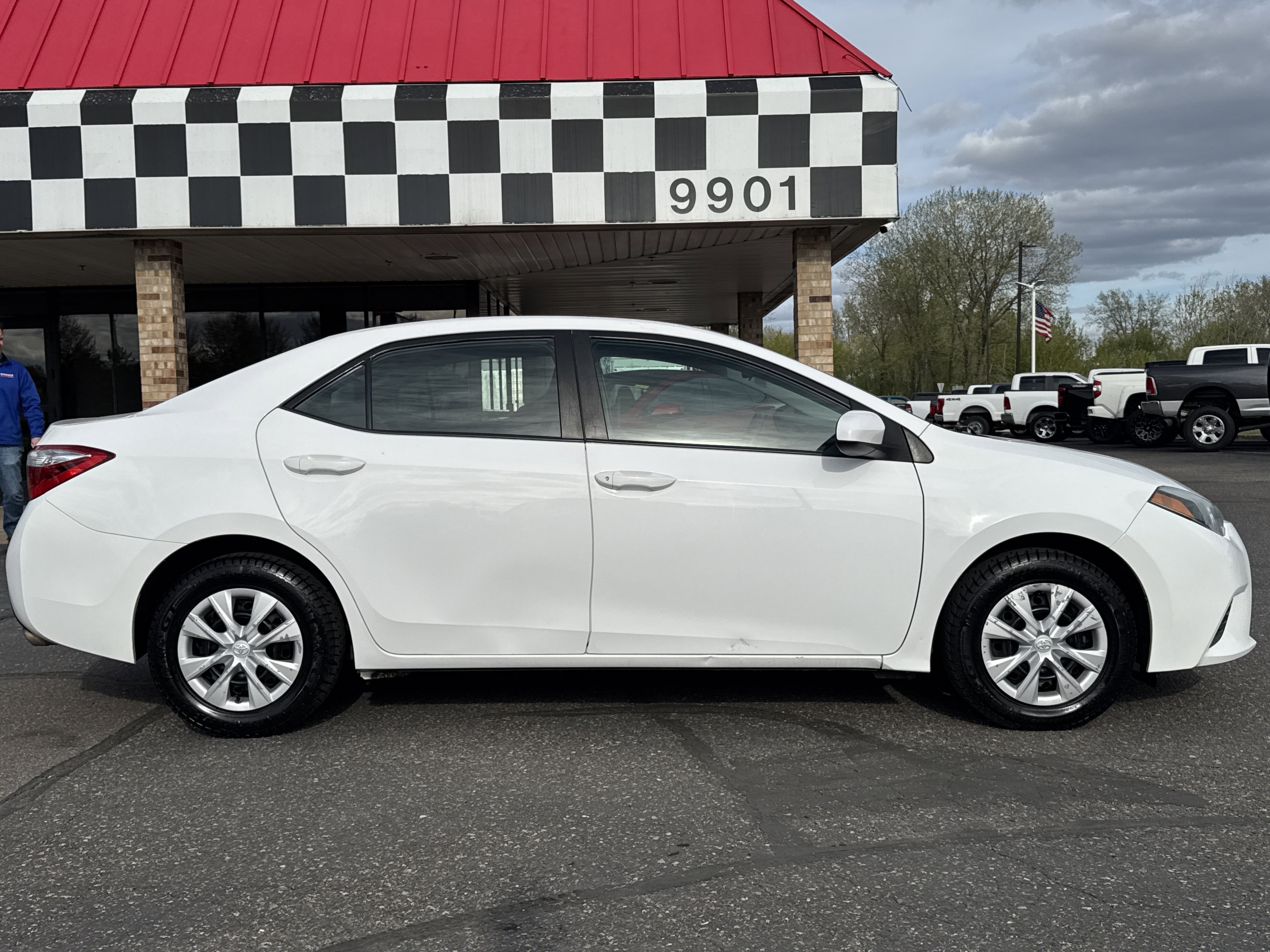 Used 2015 Toyota Corolla L FWD image 8