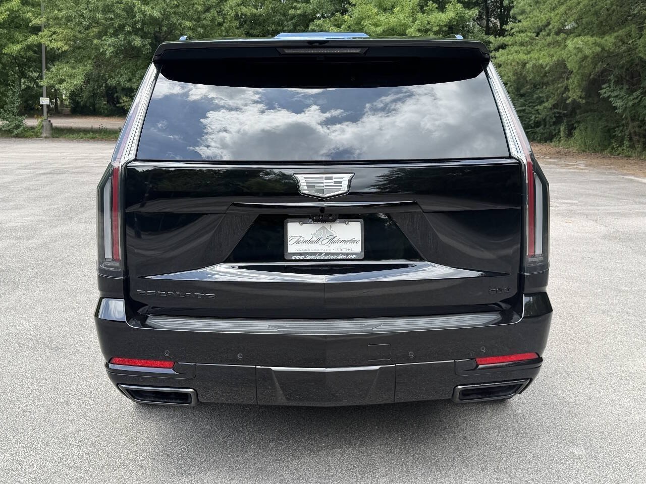 Used 2026 Cadillac Escalade Platinum Sport w/ LPO, ONYX Package AWD/4WD image 8