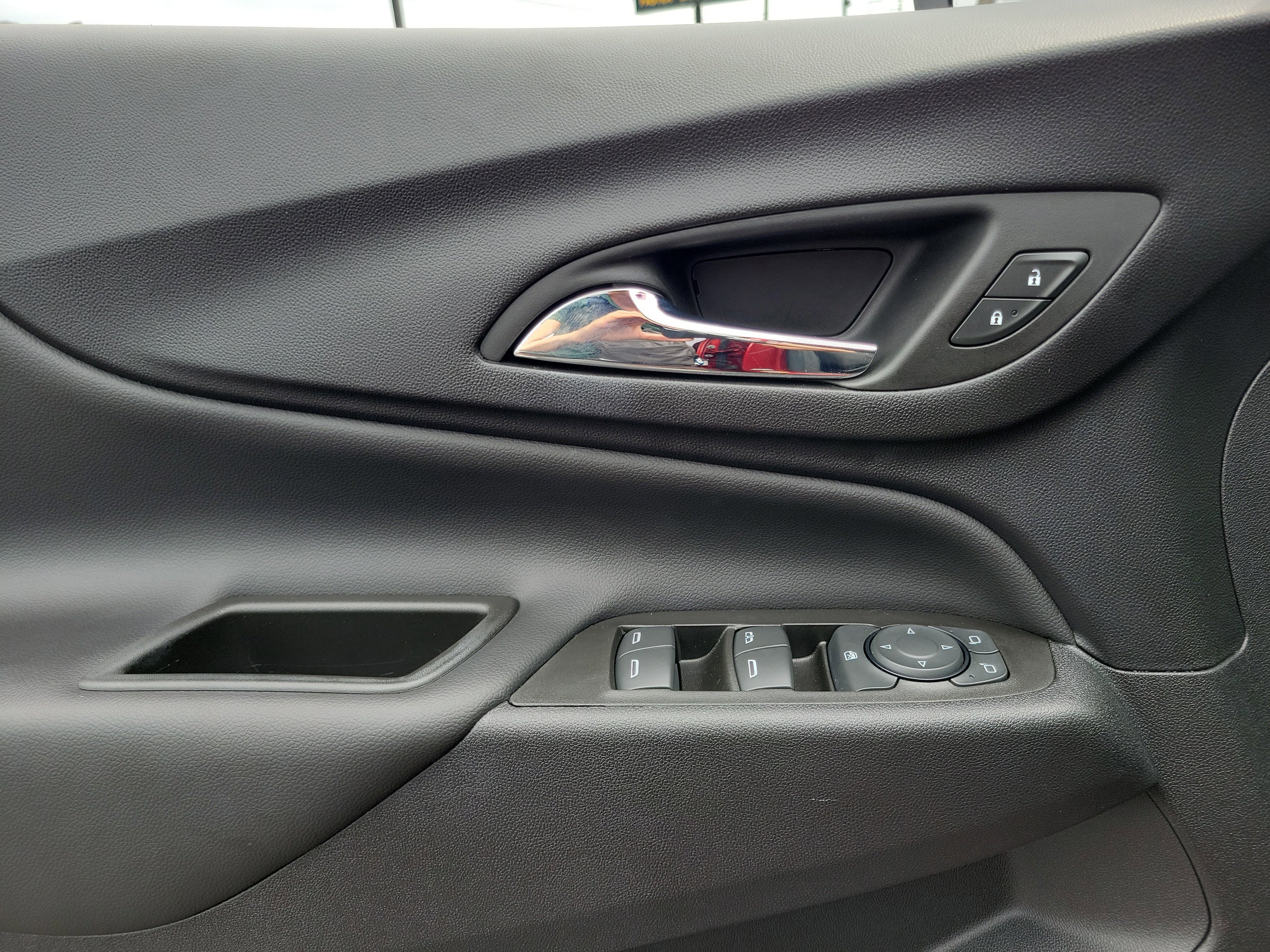 Used 2023 Chevrolet Equinox LT image 17