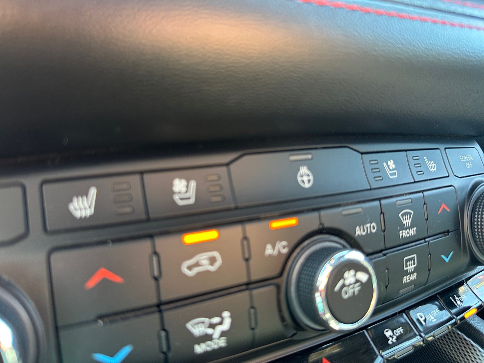 Used 2025 Dodge Durango GT AWD/4WD image 19