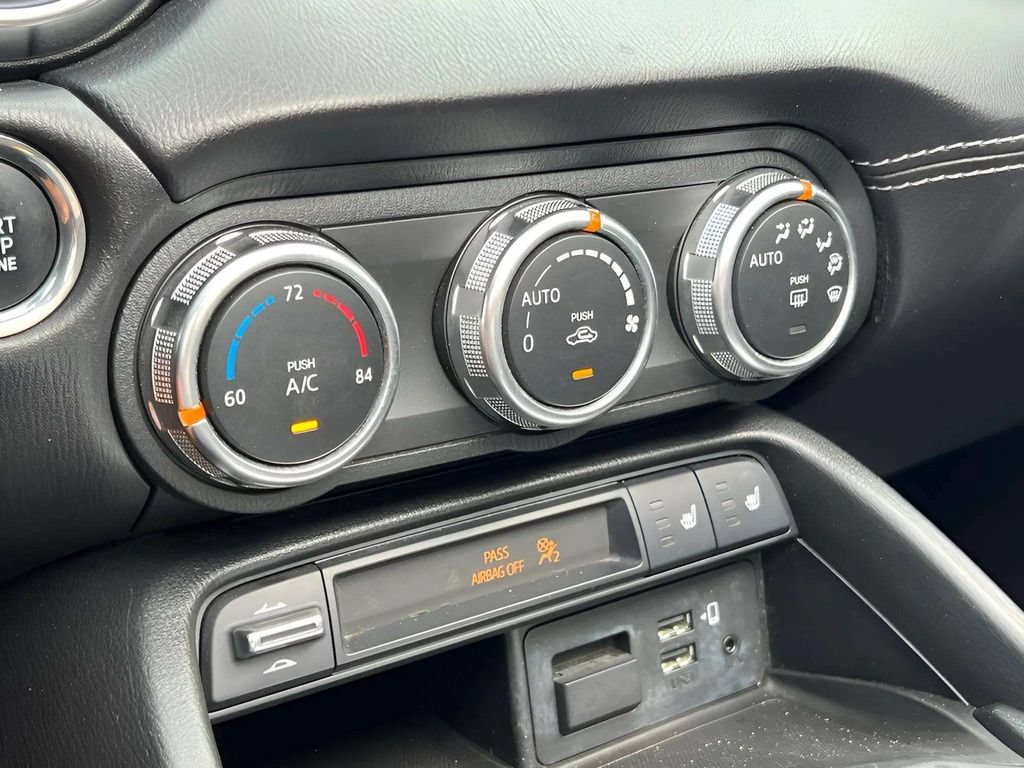 Used 2021 MAZDA MX-5 Miata RF Grand Touring RWD image 16