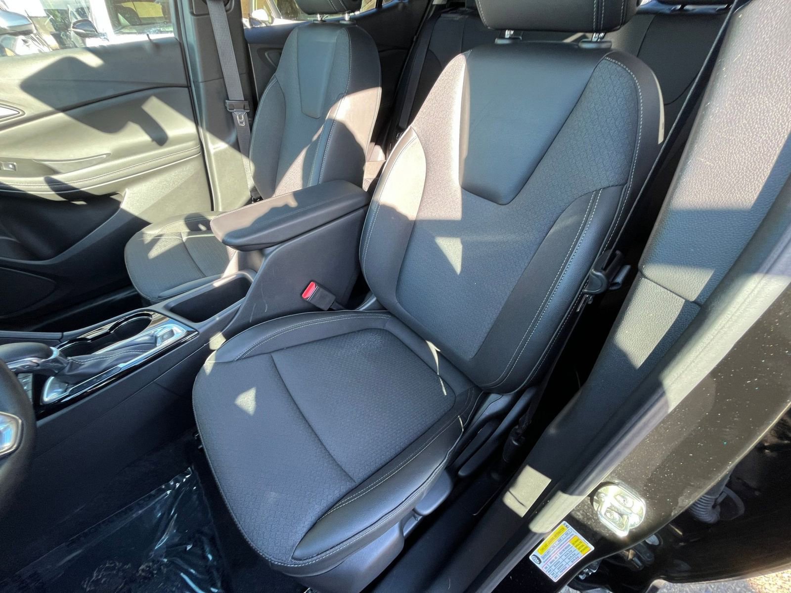 Used 2025 Buick Encore GX Preferred image 37