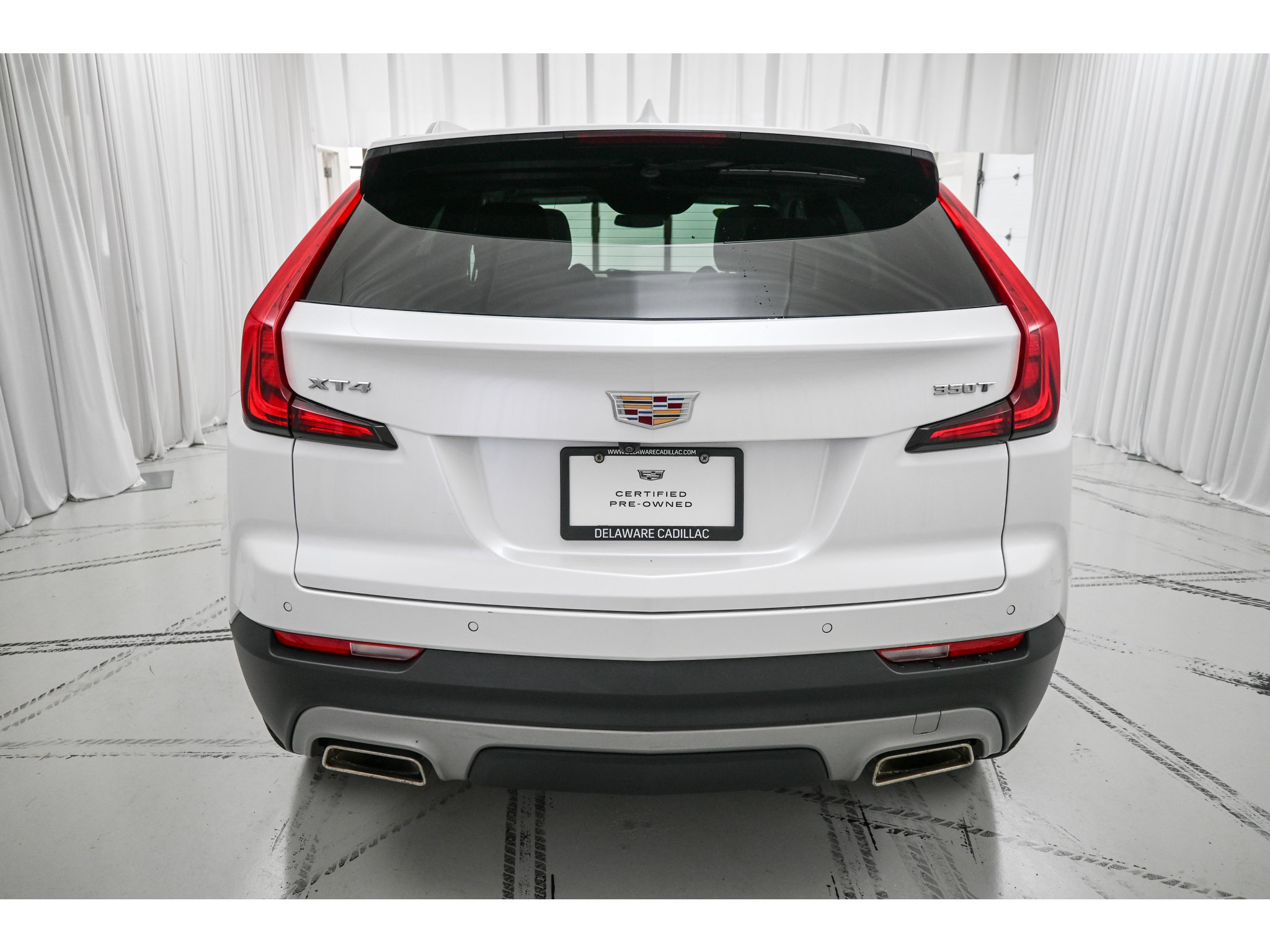 Used 2023 Cadillac XT4 Premium Luxury w/ Cold Weather Package FWD image 6