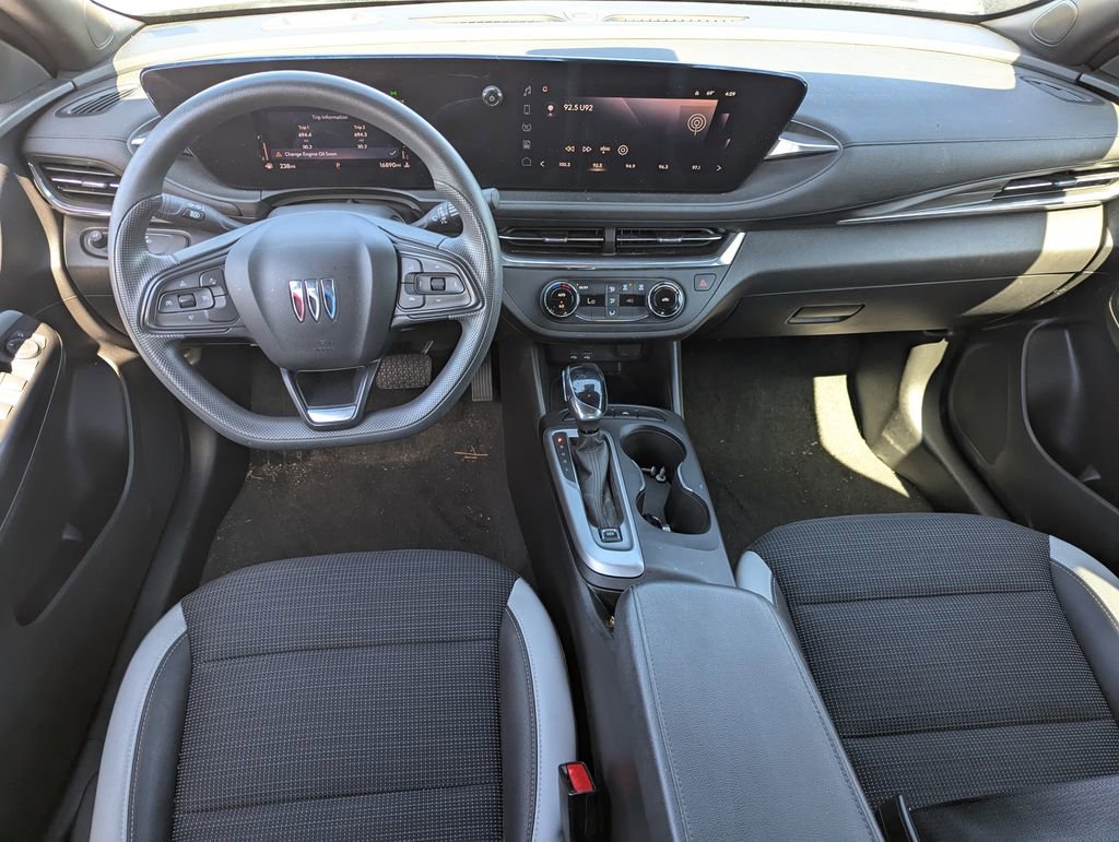 Used 2025 Buick Envista Preferred FWD image 27