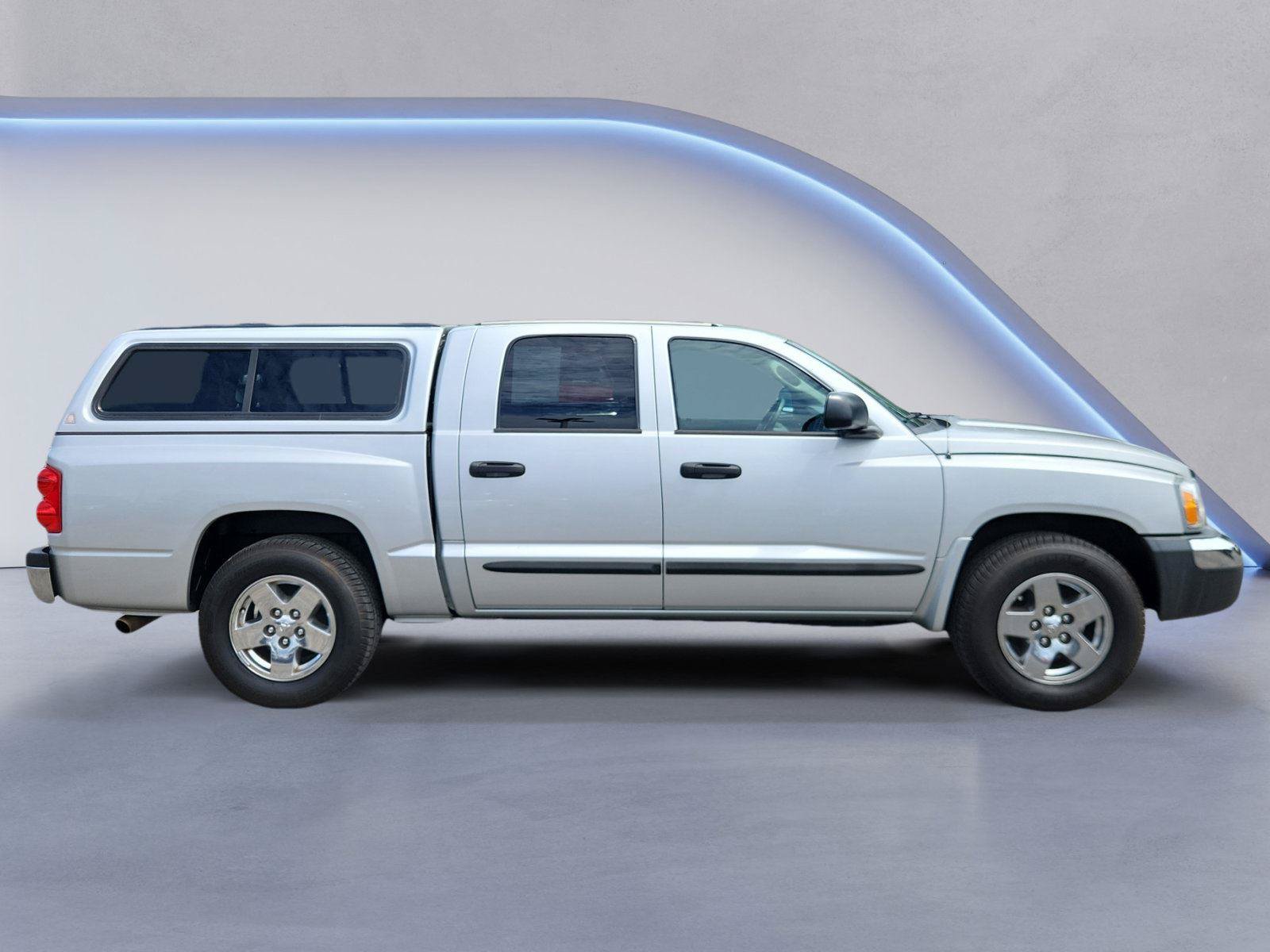 Used 2005 Dodge Dakota SLT AWD/4WD image 2