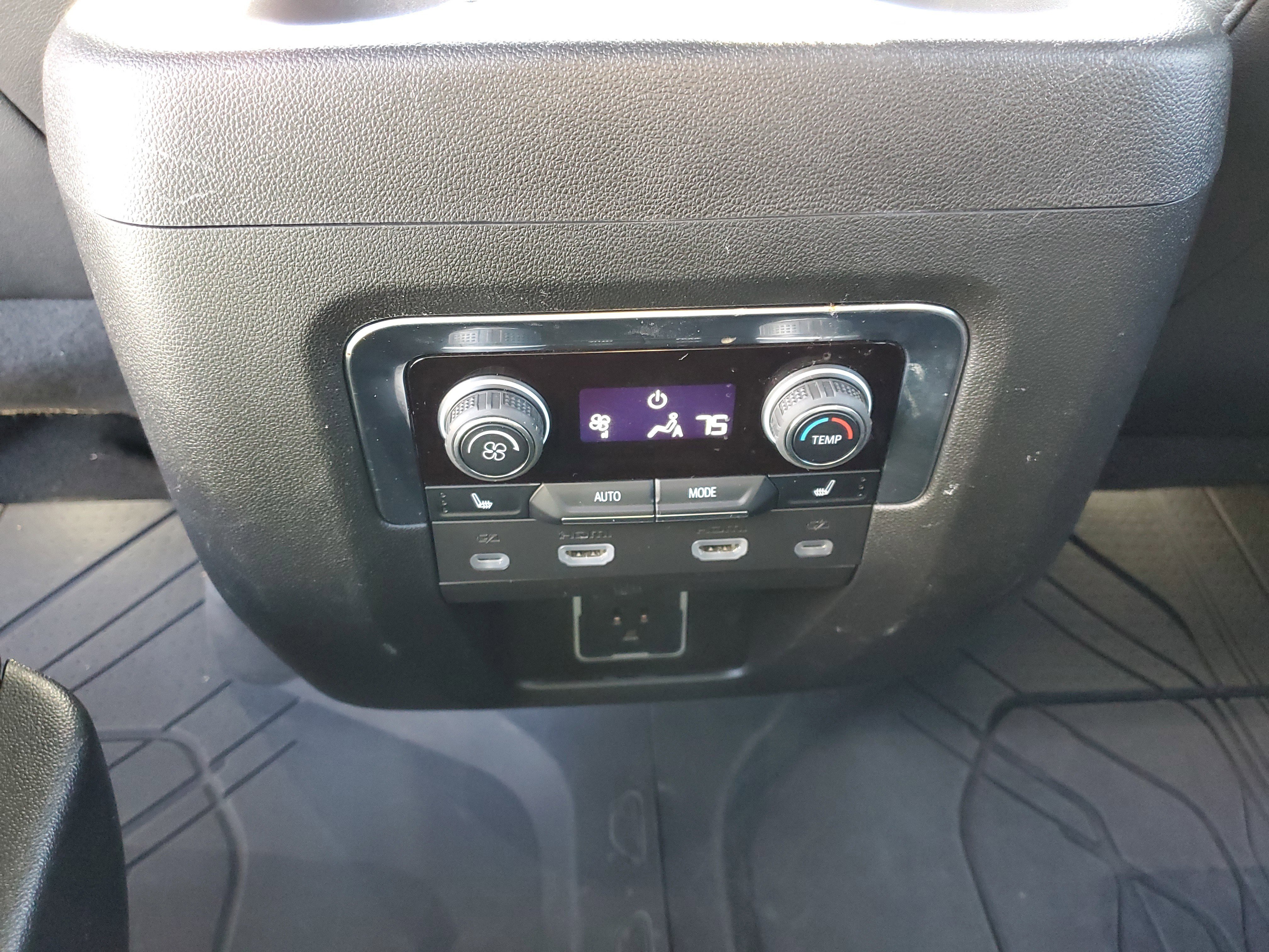 Used 2024 Chevrolet Tahoe High Country w/ Advanced Technology Package RWD image 19