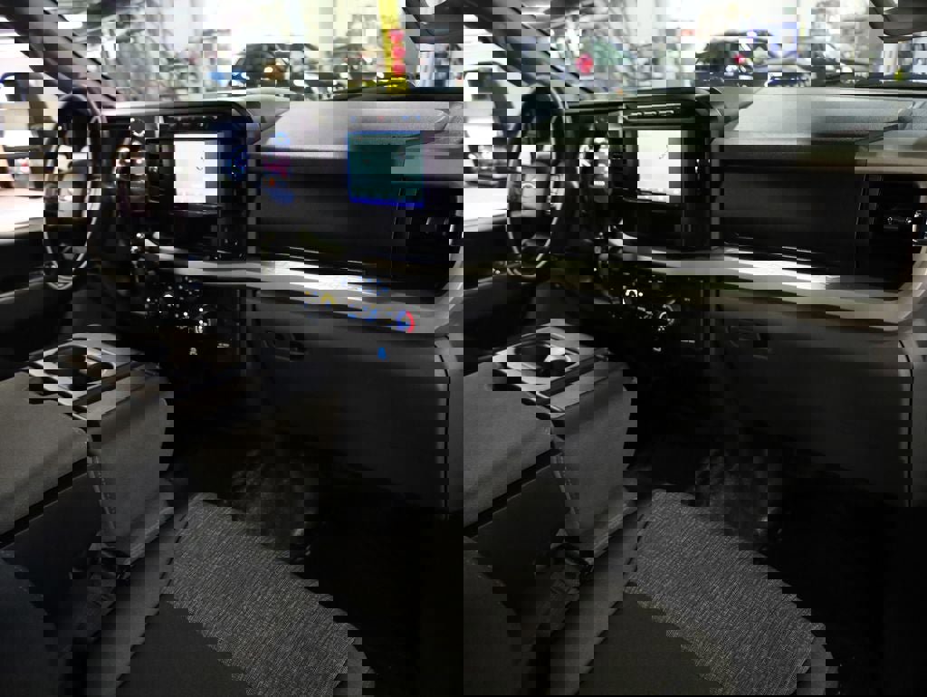 Used 2024 Ford F350 XLT w/ FX4 Off-Road Package image 28