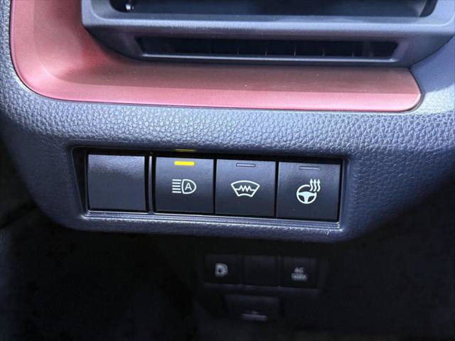 Certified 2025 Toyota Prius Plug-In Hybrid FWD image 23