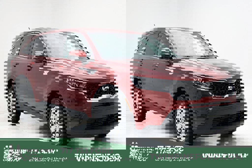 Used 2023 Kia Sorento LX image 1
