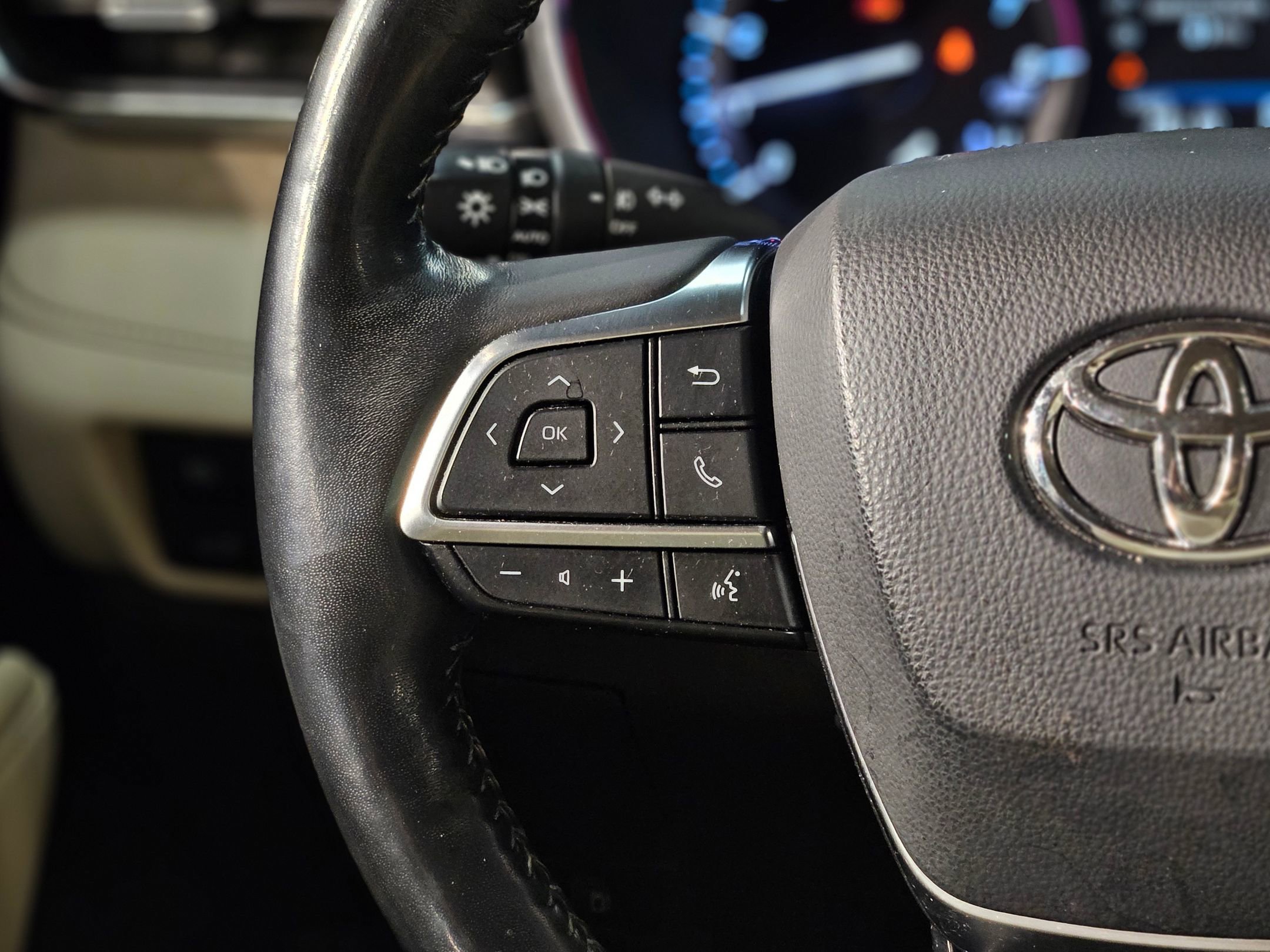 Used 2020 Toyota Highlander Limited image 28