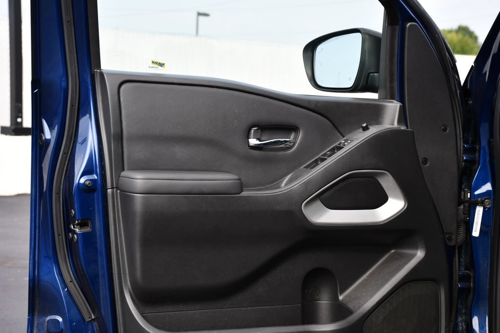 Used 2022 Nissan Frontier SV AWD/4WD image 13