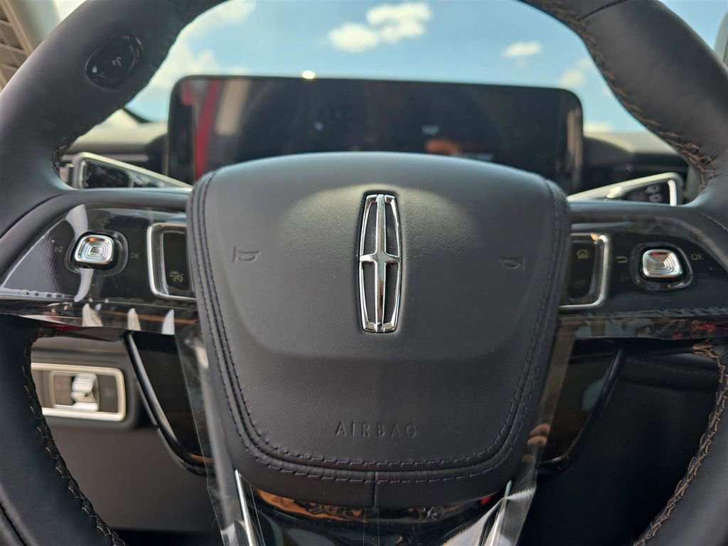 New 2025 Lincoln Aviator 2WD w/ Equipment Group 101A image 24