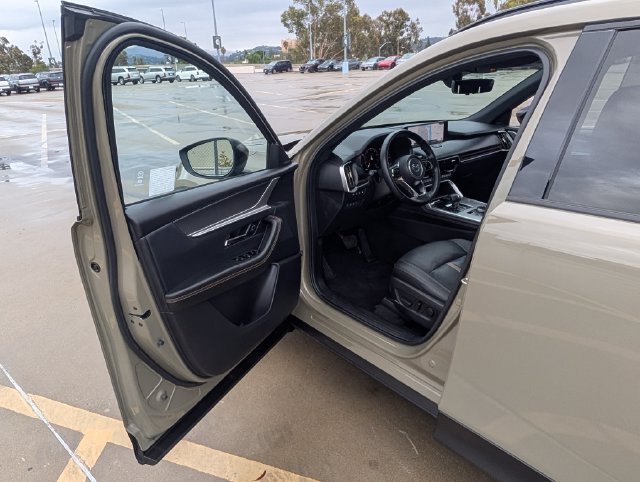 Used 2025 MAZDA CX-70 Plug-In Hybrid w/ Premium Plus AWD/4WD image 39