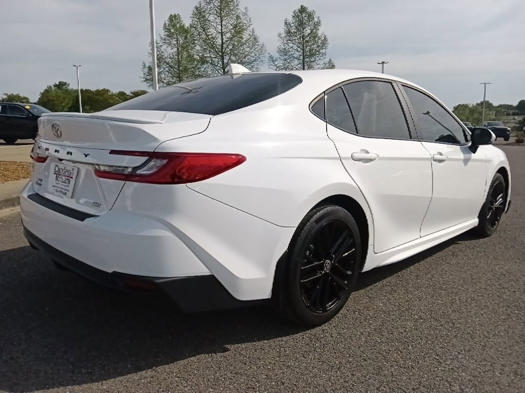 Used 2025 Toyota Camry SE w/ Convenience Package AWD/4WD image 3