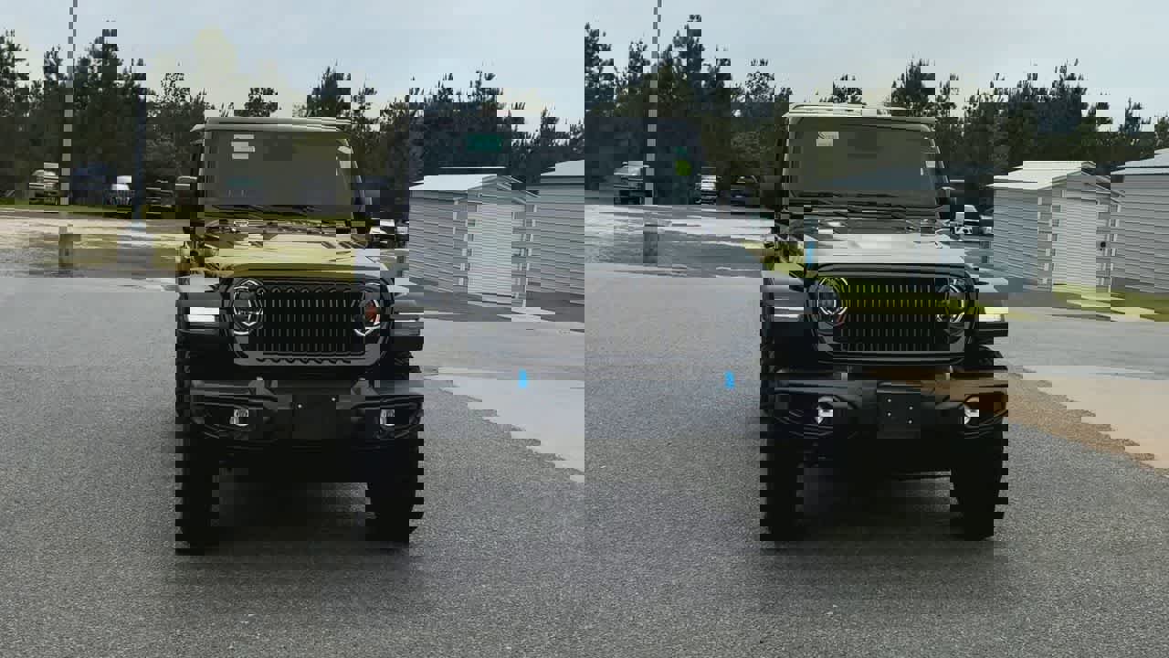 Used 2025 Jeep Wrangler Unlimited Rubicon 4xe w/ Convenience Group image 3