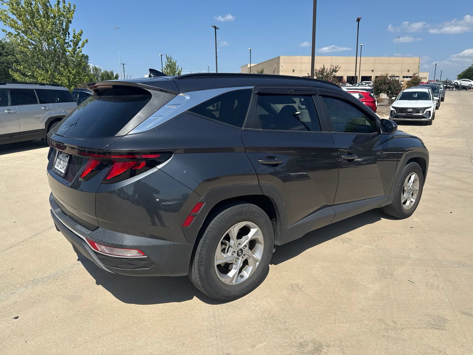 Used 2024 Hyundai Tucson SEL FWD image 3