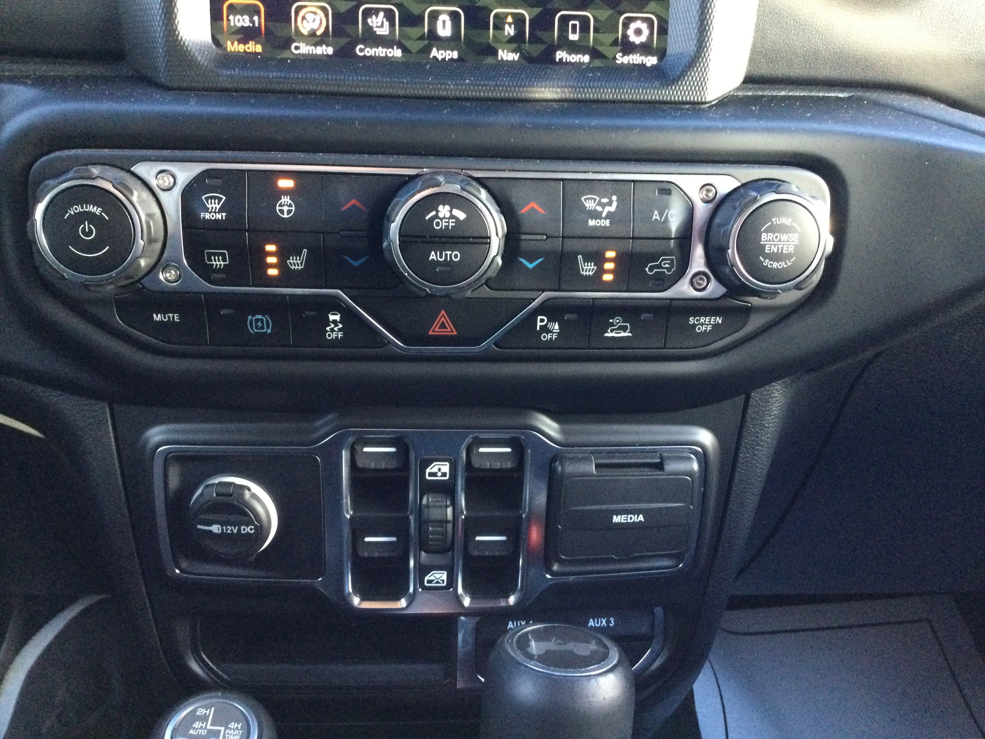 Used 2022 Jeep Wrangler Unlimited Sahara image 14