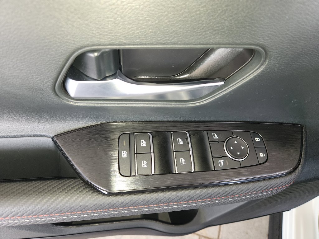 Certified 2025 Nissan Kicks SR FWD image 29
