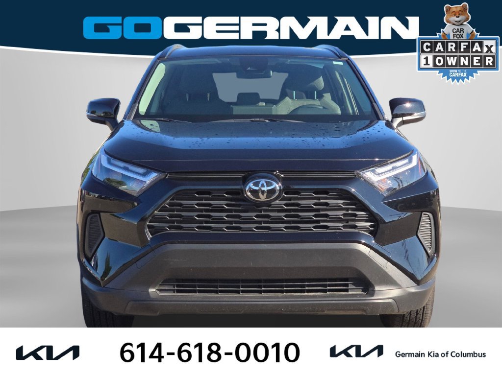 Used 2025 Toyota RAV4 XLE AWD/4WD image 2