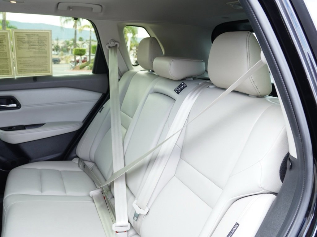 Used 2023 Nissan Rogue SL w/ SL Premium Package image 22