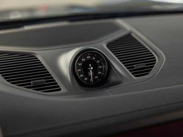 Certified 2025 Porsche Cayenne Coupe image 47