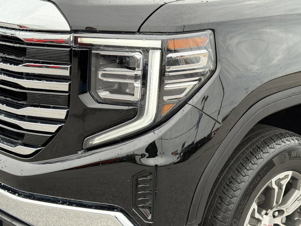 Used 2025 GMC Sierra 1500 SLT AWD/4WD image 27