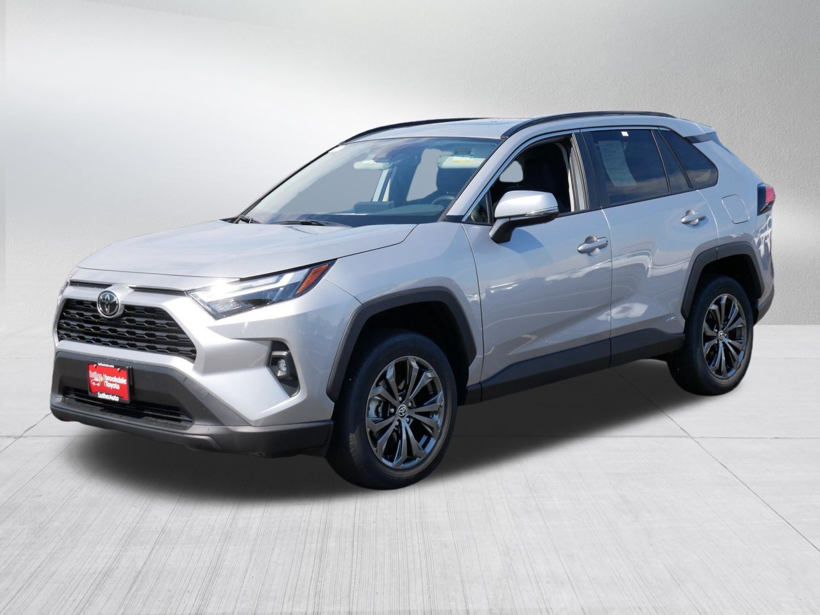 Certified 2025 Toyota RAV4 XLE Premium AWD/4WD image 3