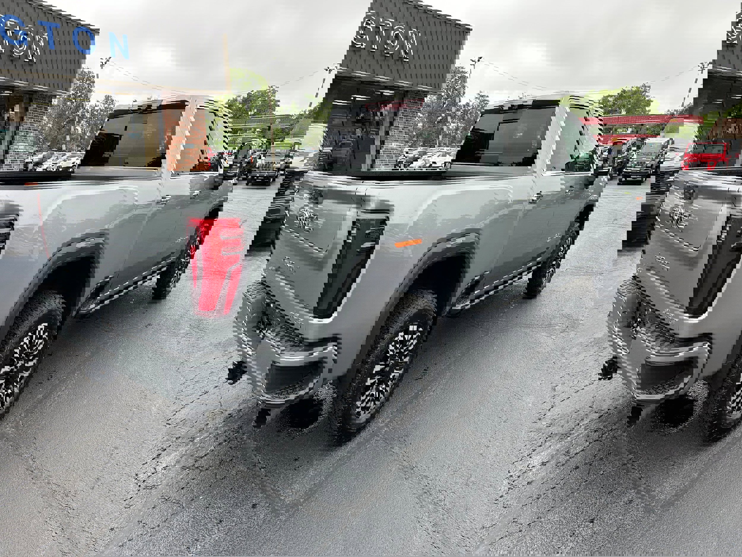 Used 2024 GMC Sierra 2500 Denali Ultimate image 23