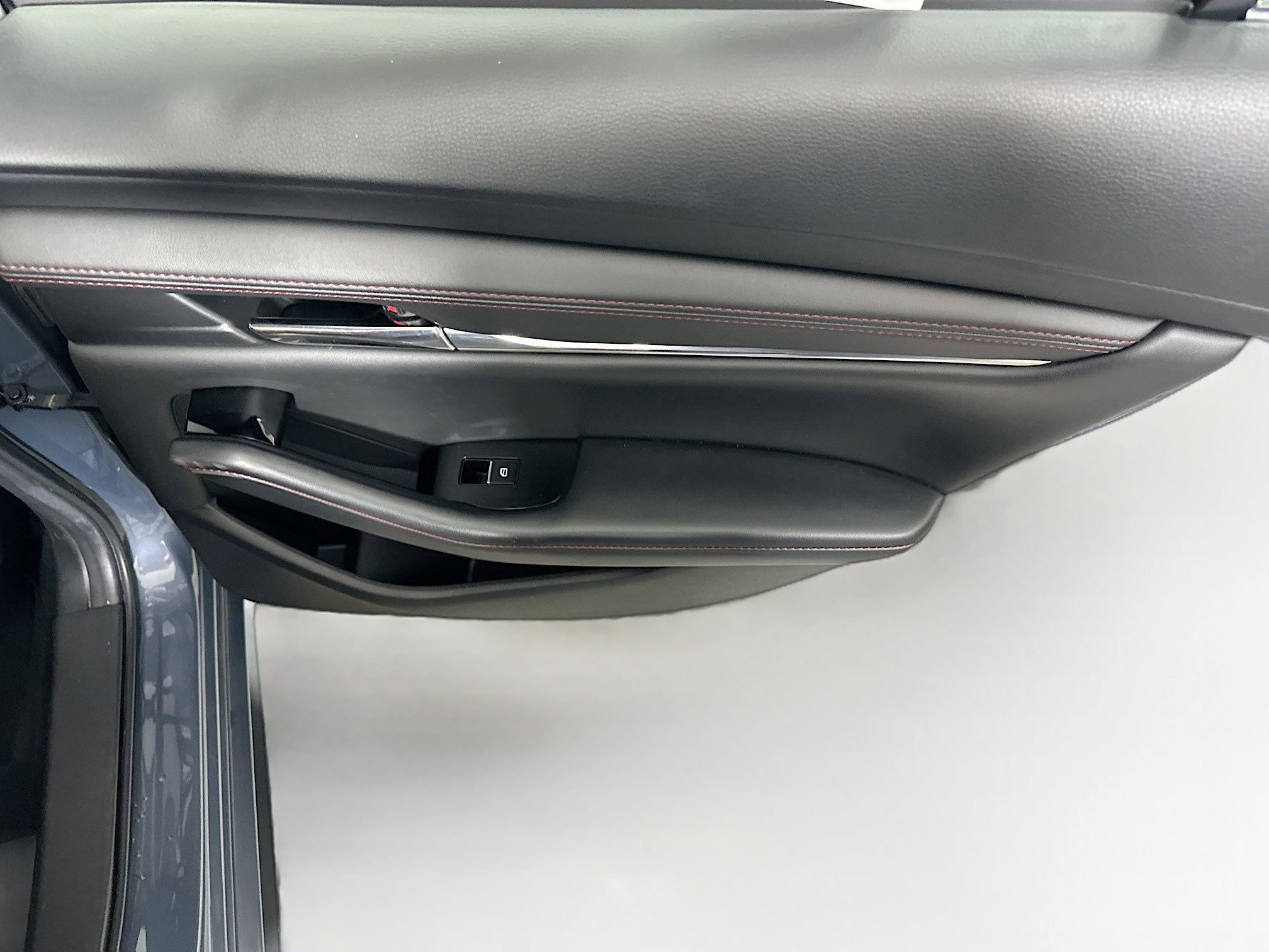 Used 2024 MAZDA MAZDA3 s image 29