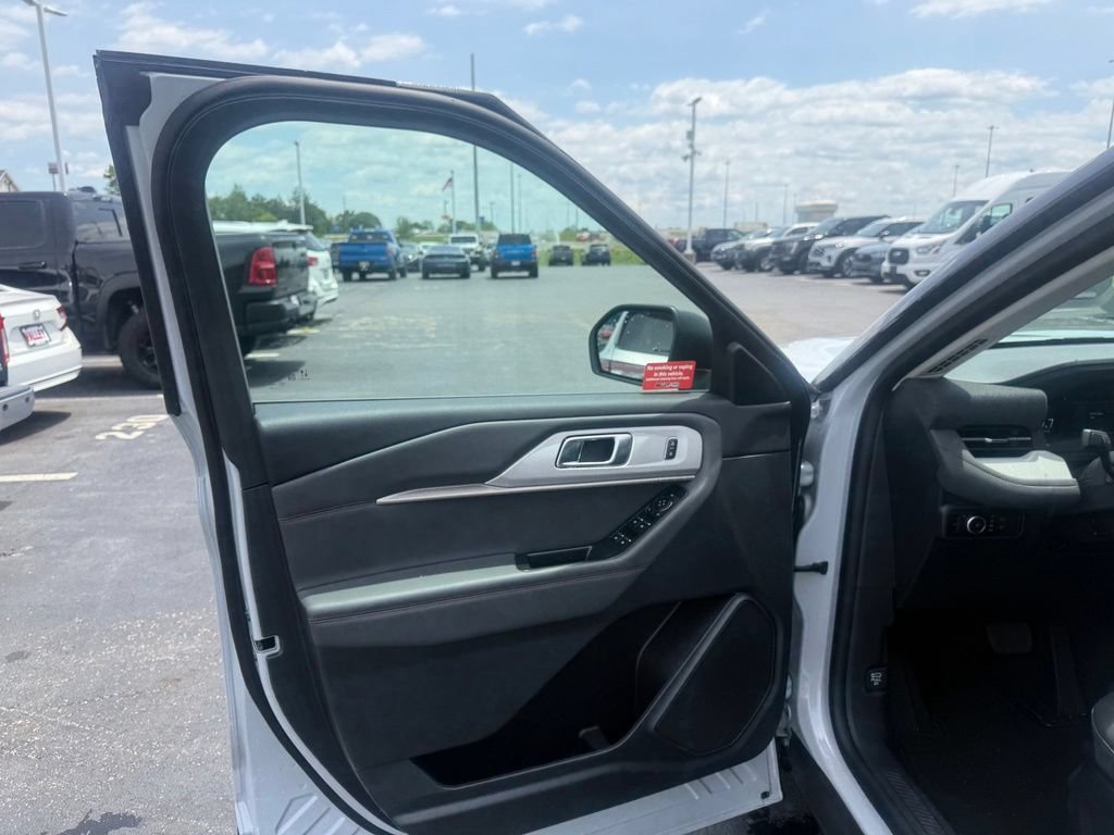 New 2026 Ford Explorer Active w/ Active Comfort Package AWD/4WD image 11