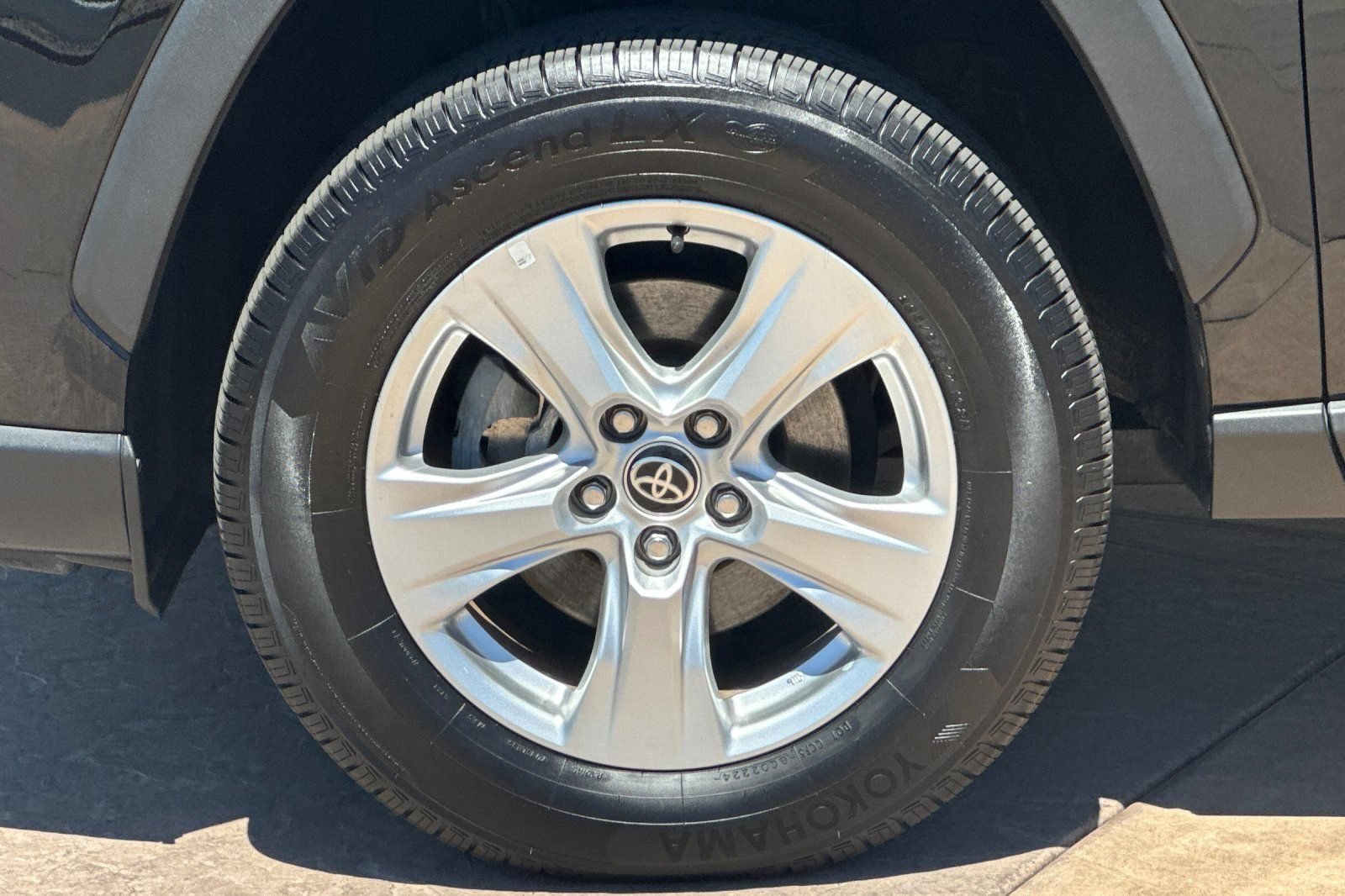 Certified 2021 Toyota RAV4 XLE AWD/4WD image 33