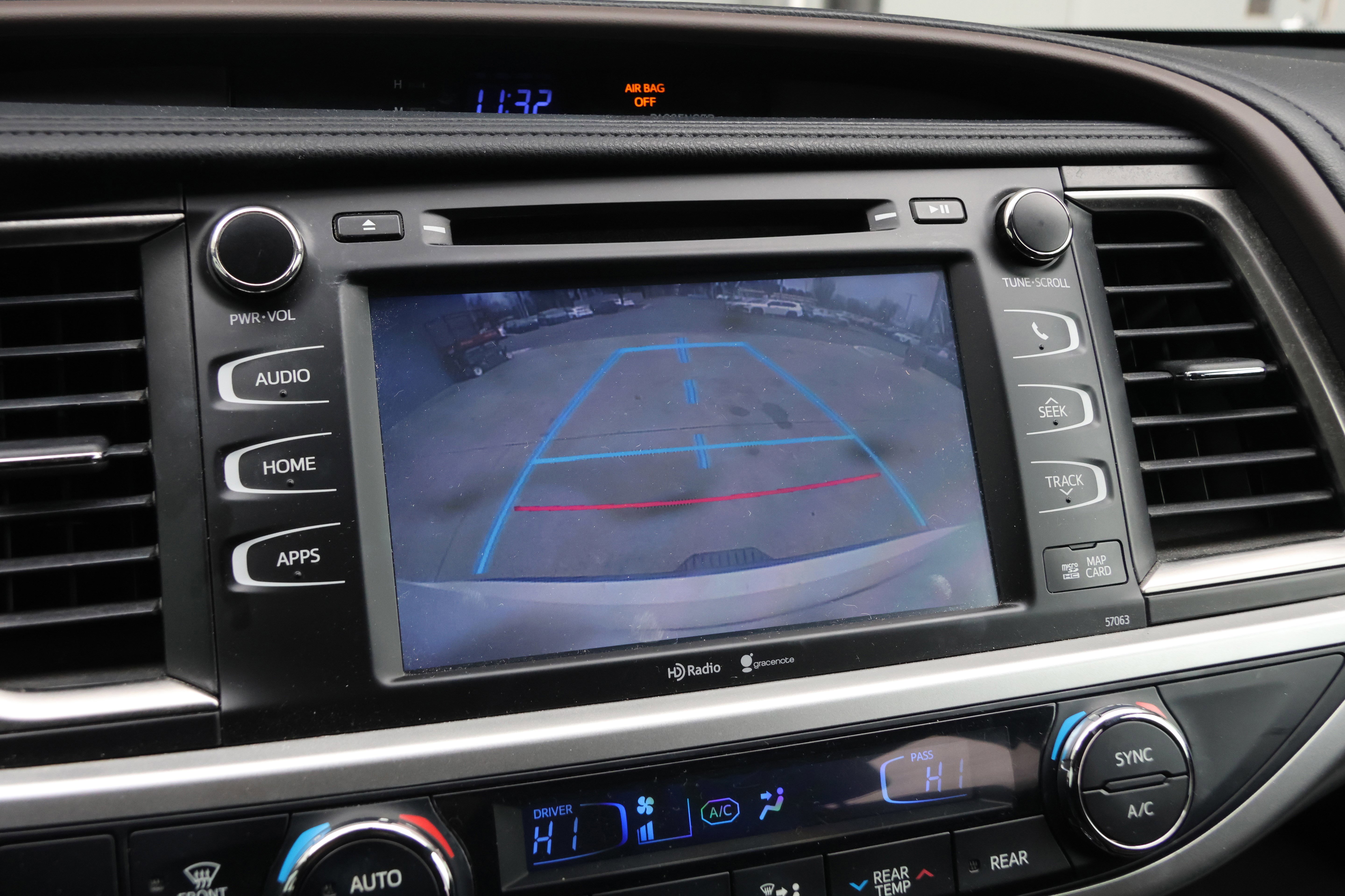 Used 2014 Toyota Highlander XLE image 25