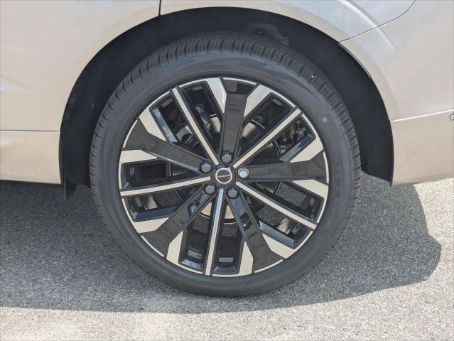 New 2026 Volvo XC60 B5 Ultra w/ Protection Package Premier image 6