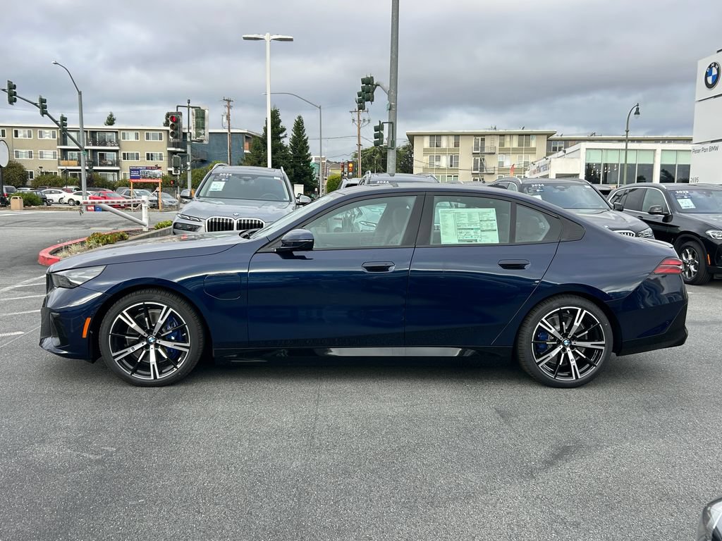 New 2027 BMW 550e xDrive w/ Executive Package AWD/4WD image 2