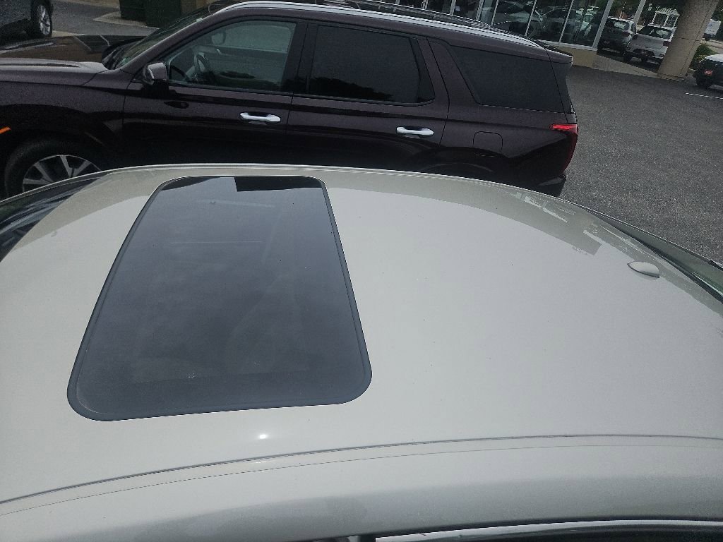Used 2014 Toyota Avalon XLE Touring FWD image 3
