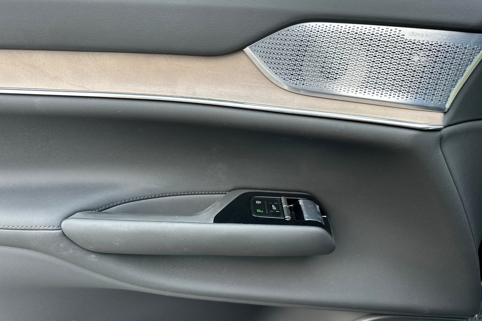New 2025 Volvo EX90 Ultra AWD/4WD image 8