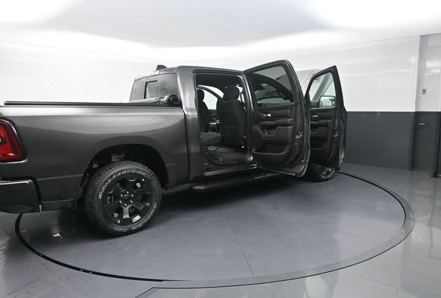 Used 2026 RAM 1500 Express AWD/4WD image 36