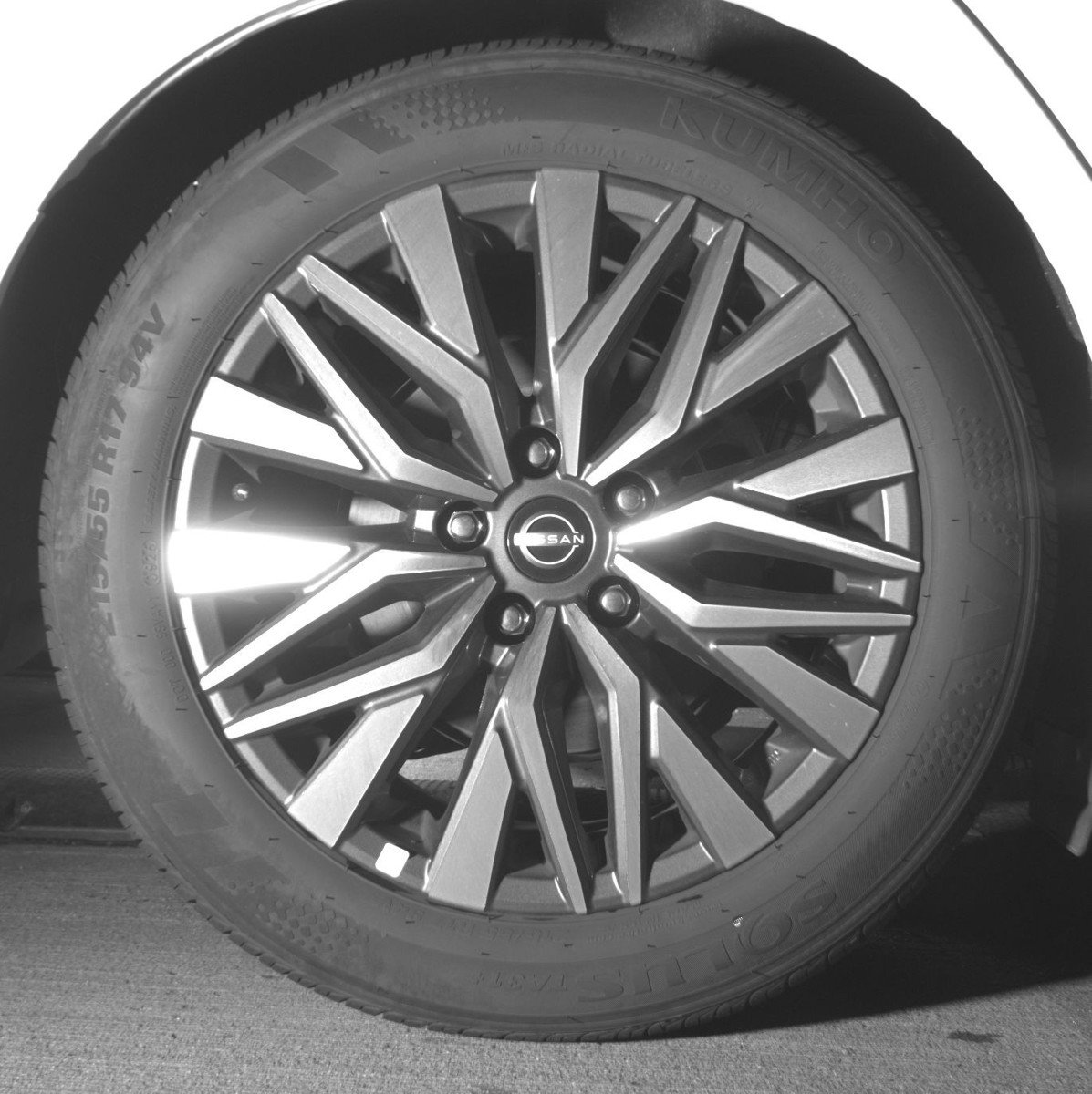 Used 2025 Nissan Altima 2.5 SV FWD image 15
