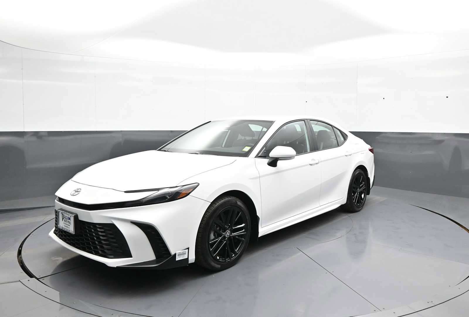 Used 2025 Toyota Camry SE w/ Convenience Package