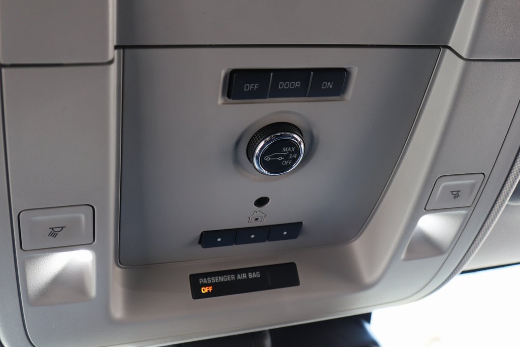 Used 2020 Chevrolet Suburban Premier RWD image 31