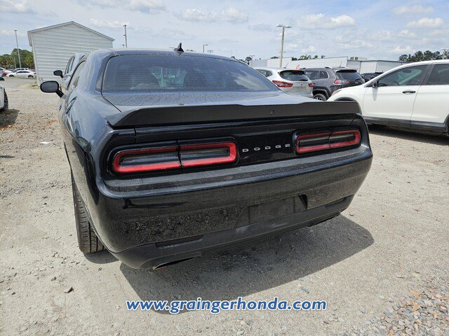 Used 2018 Dodge Challenger R/T Plus image 9