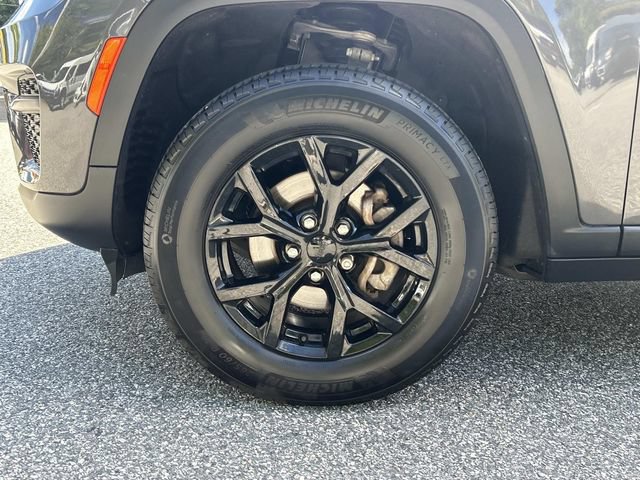Used 2024 Jeep Grand Cherokee Altitude AWD/4WD image 9
