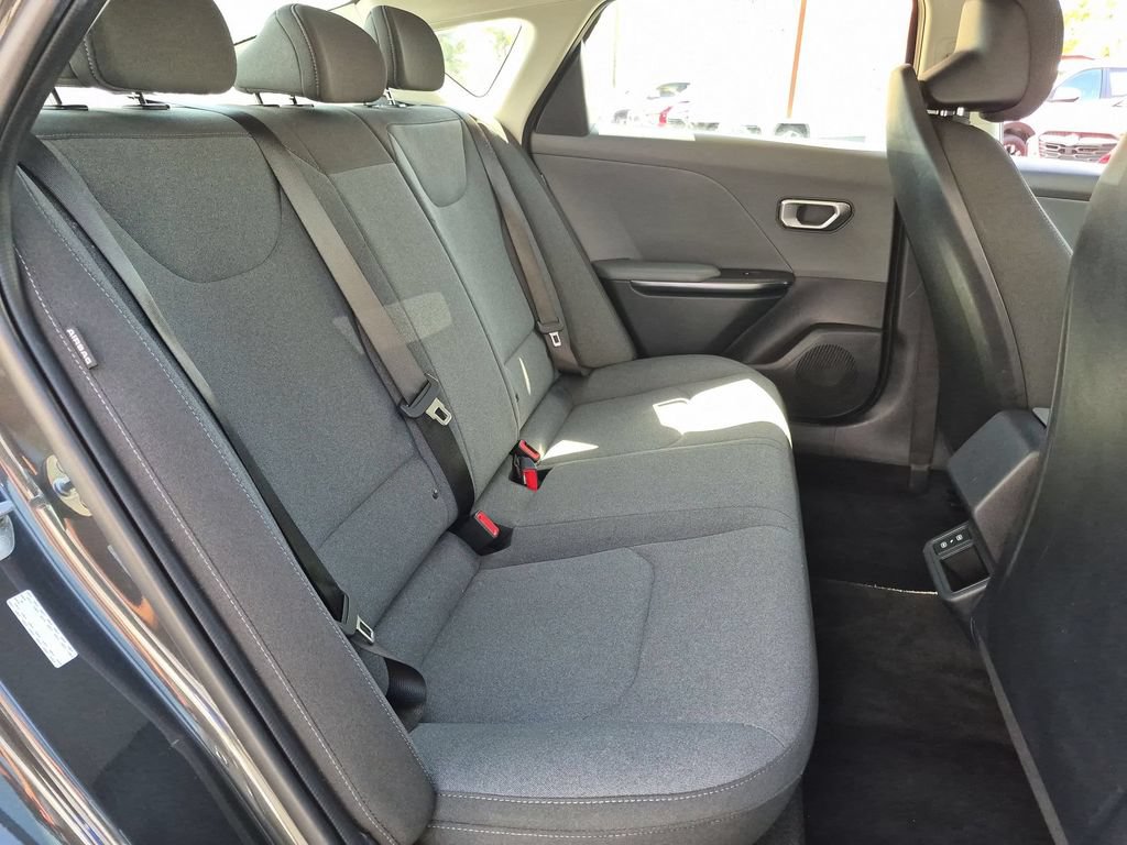 Used 2025 Kia K4 FWD image 30