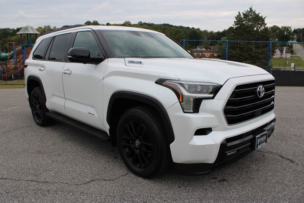 Used 2025 Toyota Sequoia Limited image 2