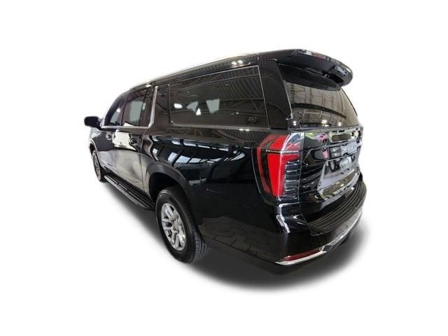 Used 2025 Chevrolet Suburban LS image 9