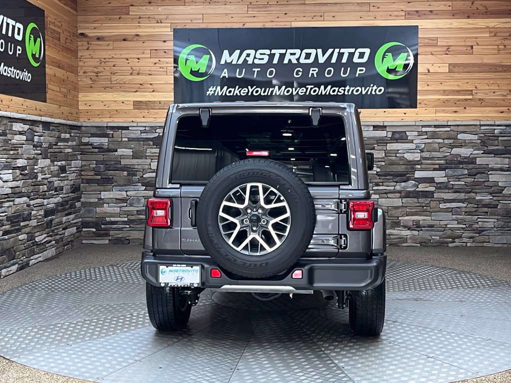 Used 2026 Jeep Wrangler Unlimited Sahara AWD/4WD image 14