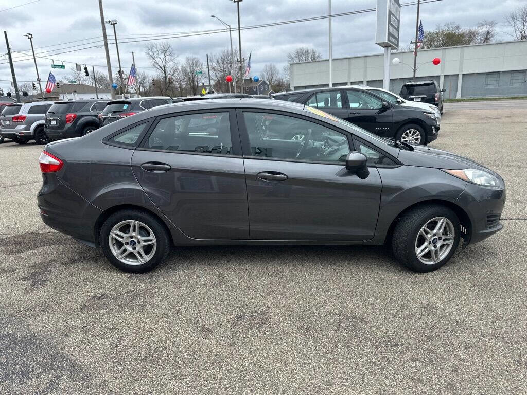 Used 2018 Ford Fiesta SE image 6