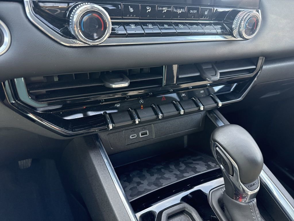 Used 2024 GMC Canyon Elevation w/ Convenience Package image 18